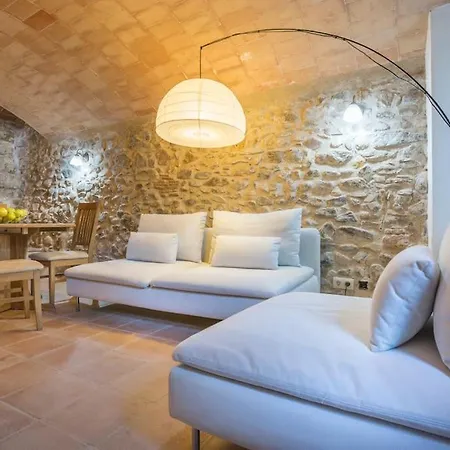 'la Petita' Costa Brava Chic Welcoming Medieval Village *